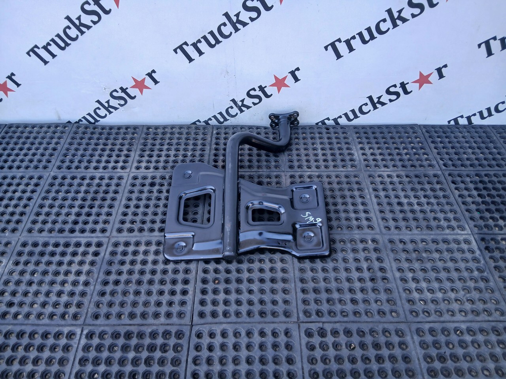 Кронштейн крыла задний правый 2022г