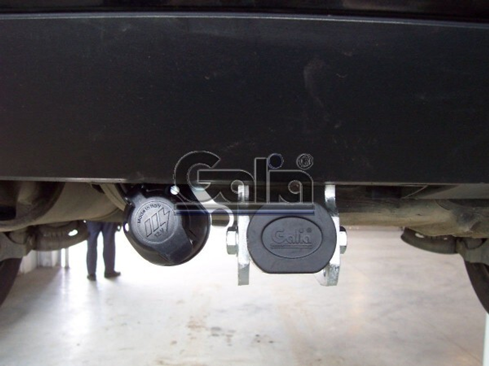 Фаркоп оцинкованный Galia S088A для Skoda Supreb I 2002-2008, Volkswagen Passat B5 седан/универсал 1996-2005(паспорт и сертификат в комплекте)(без электрики)