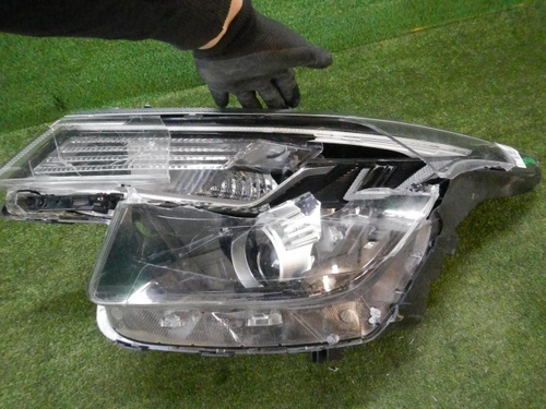 Битая Фара левая Kia Seltos (2019-н.в.) галоген