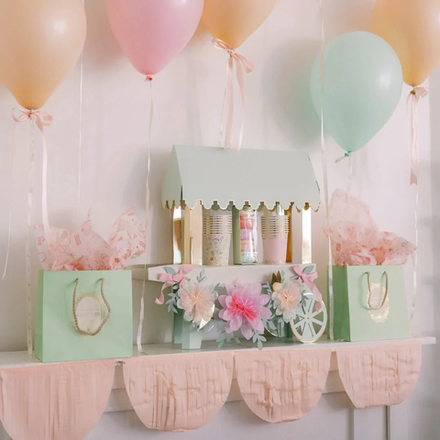 Композиция на стол "Laduree Paris" (2023)