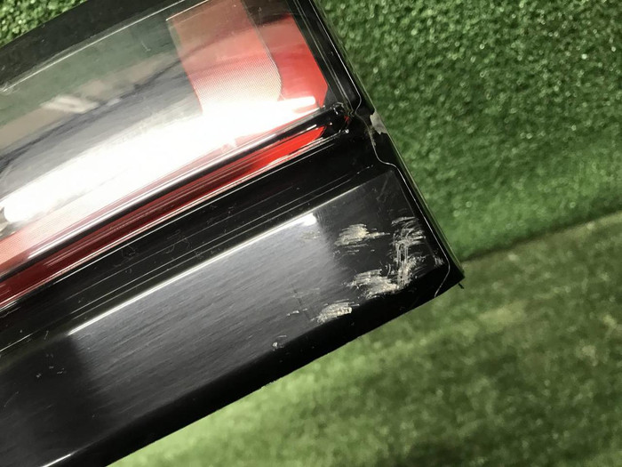 Фонарь крышки багажника Range Rover Velar (17-23)