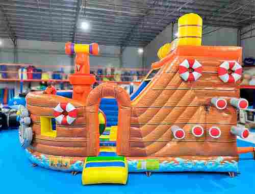 Надувной батут "Веселый кораблик", 7x5x5 м.