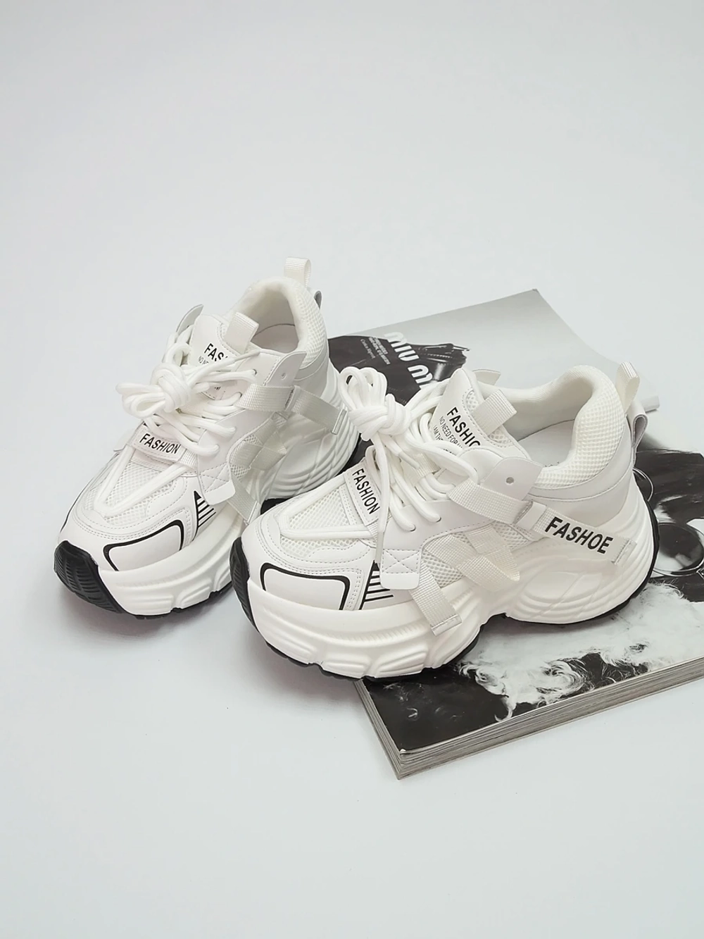 Кроссовки женские летние