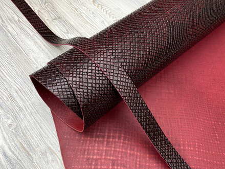Ременная кожа Treccia Old Bordo (3,0+ мм), цв. Бордовый