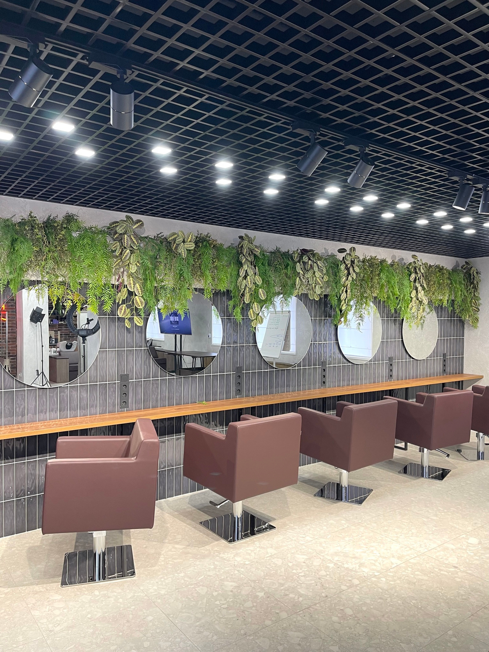 Озеленение искусственной зеленью офиса компании «Profcosmo»