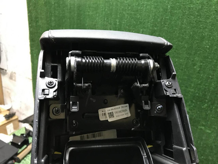 Подлокотник Omoda C5 (2022-н.в.)