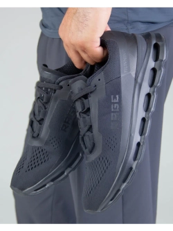 Спортивные беговые кроссовки