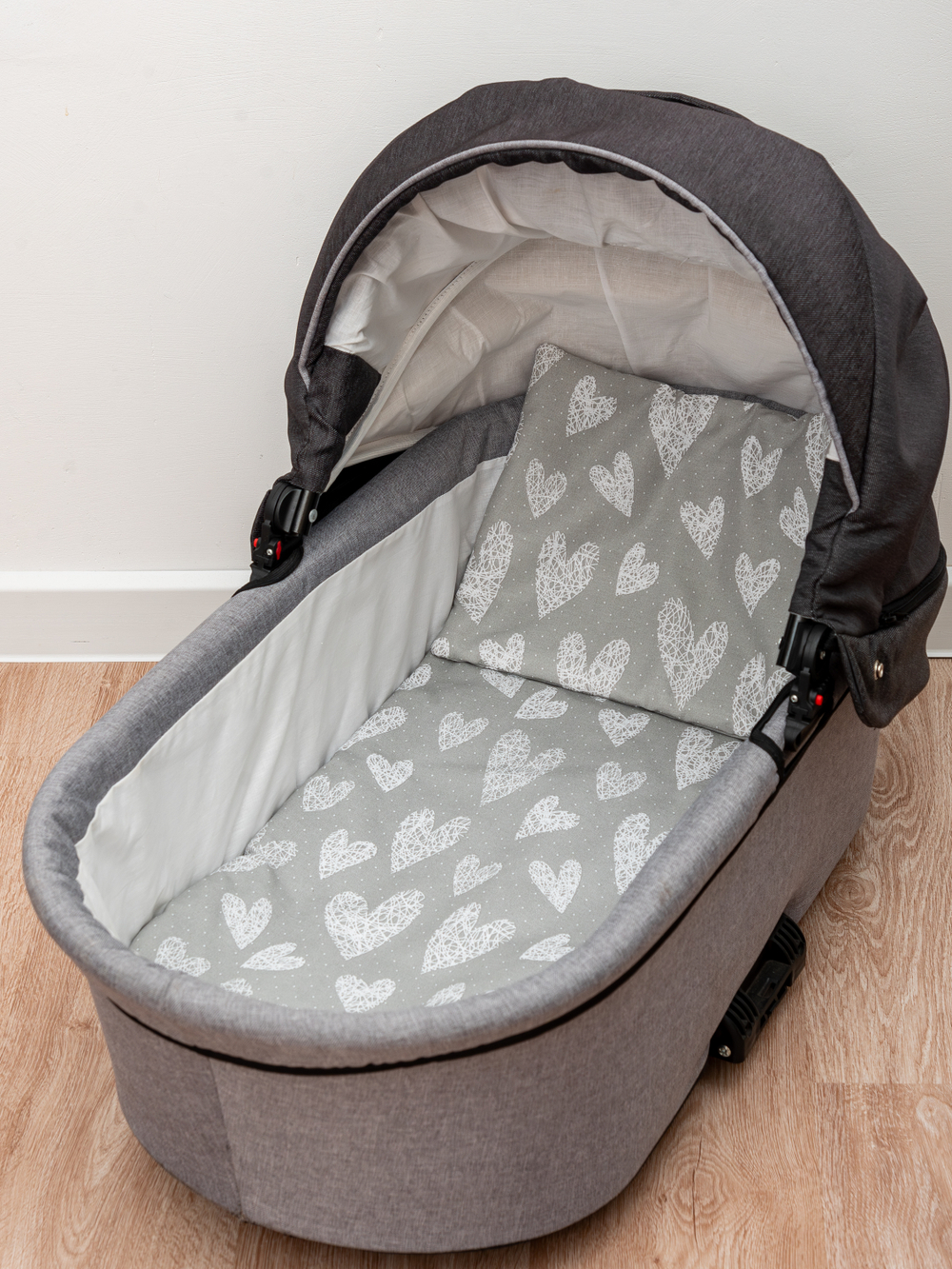 Комплект в коляску с пледом Серебряные сердечки