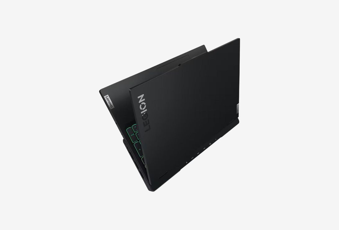 83DE004HRK_08251205120120