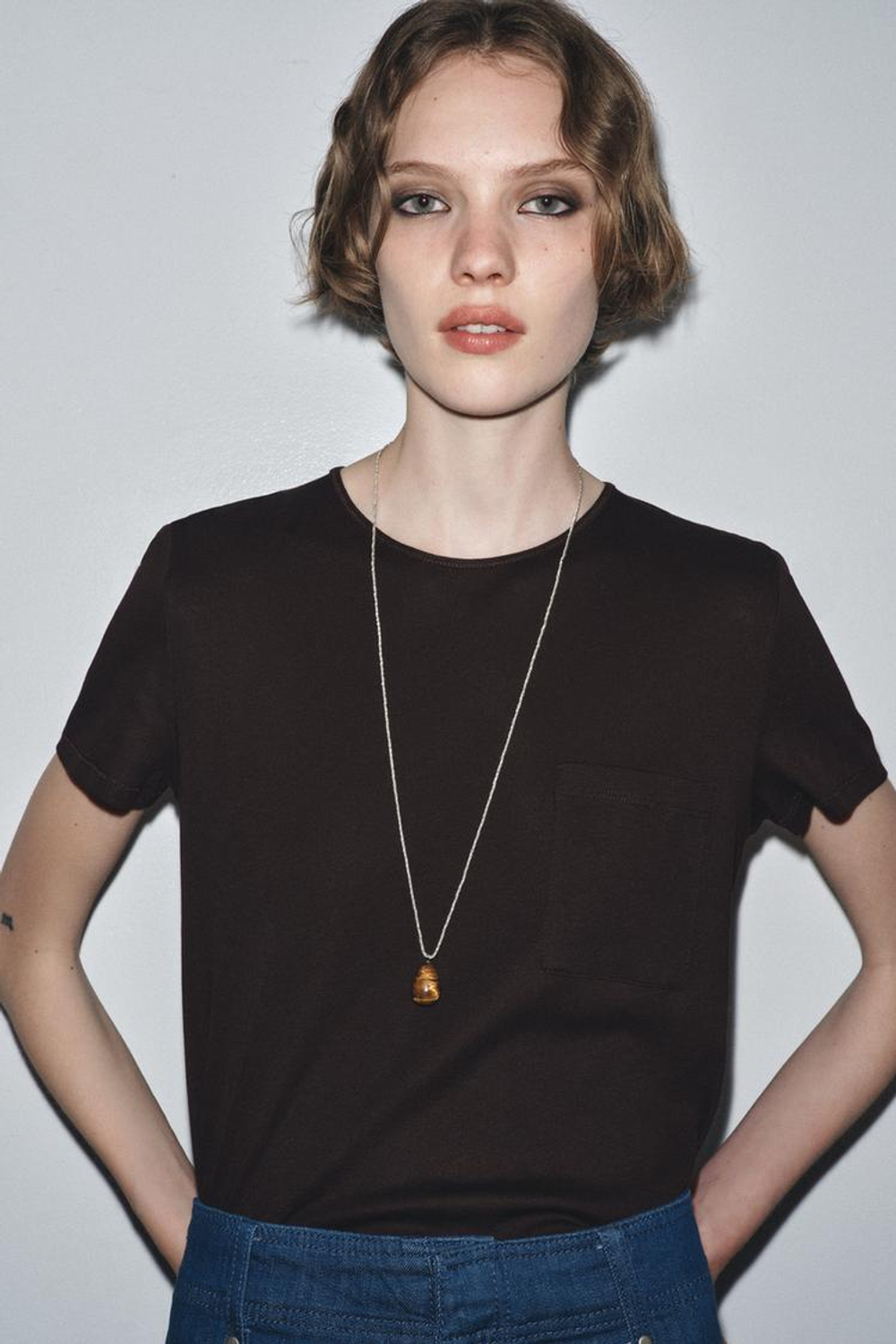 ZARA ХЛОПКОВАЯ ФУТБОЛКА, КОРИЧНЕВЫЙ