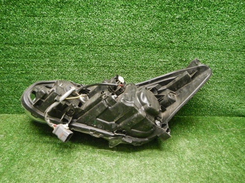 Битая Фара правая Subaru XV 2 GT (2017-2021) LED