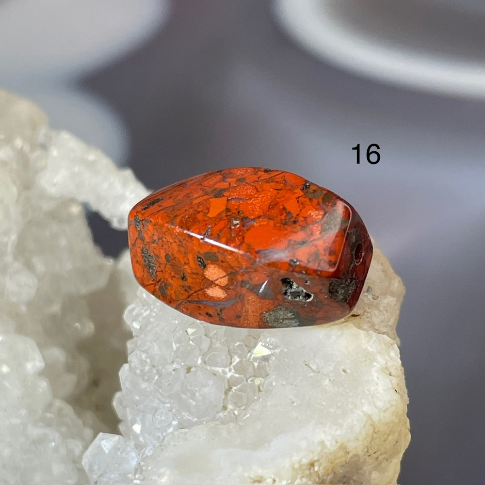 58319 Яшма брекчиевая Бусина 9*16 витая-71