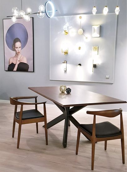 Стул CH 55 орех, черная экокожа