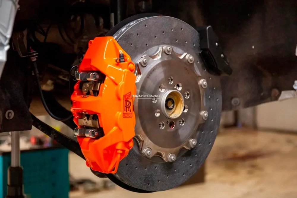 КАРБОН КЕРАМИЧЕСКАЯ УСИЛЕННАЯ ТОРМОЗНАЯ СИСТЕМА ДЛЯ ROLLS-ROYCE CULLINAN 2018-2024 Роллс Ройс