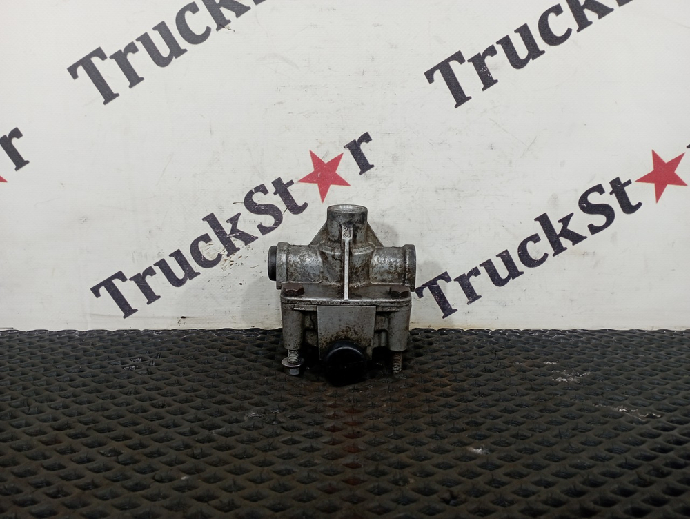 Клапан ускорительный