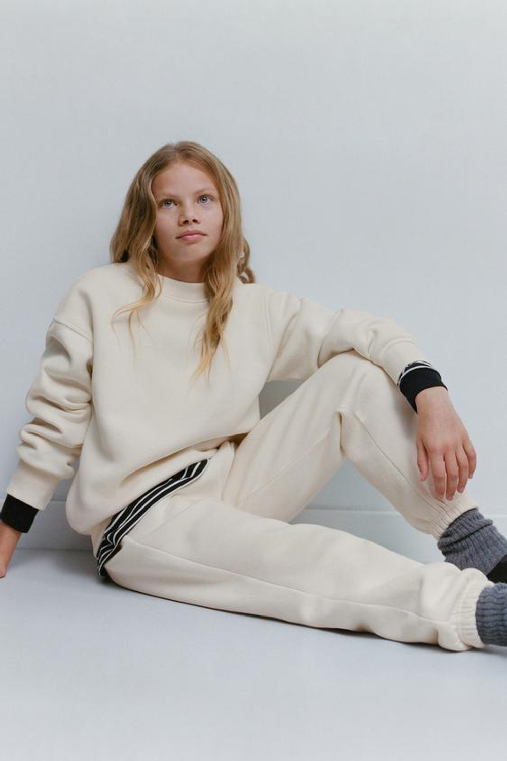 ZARA ОДНОТОННАЯ ТОЛСТОВКА, ЭКРЮ