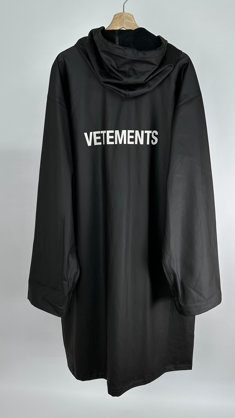Дождевик Vetements