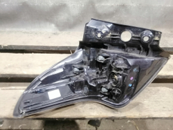 Фонарь задний правый внешний Toyota RAV4 IV (XA40) 15-19 Б/У Оригинал 8155042200