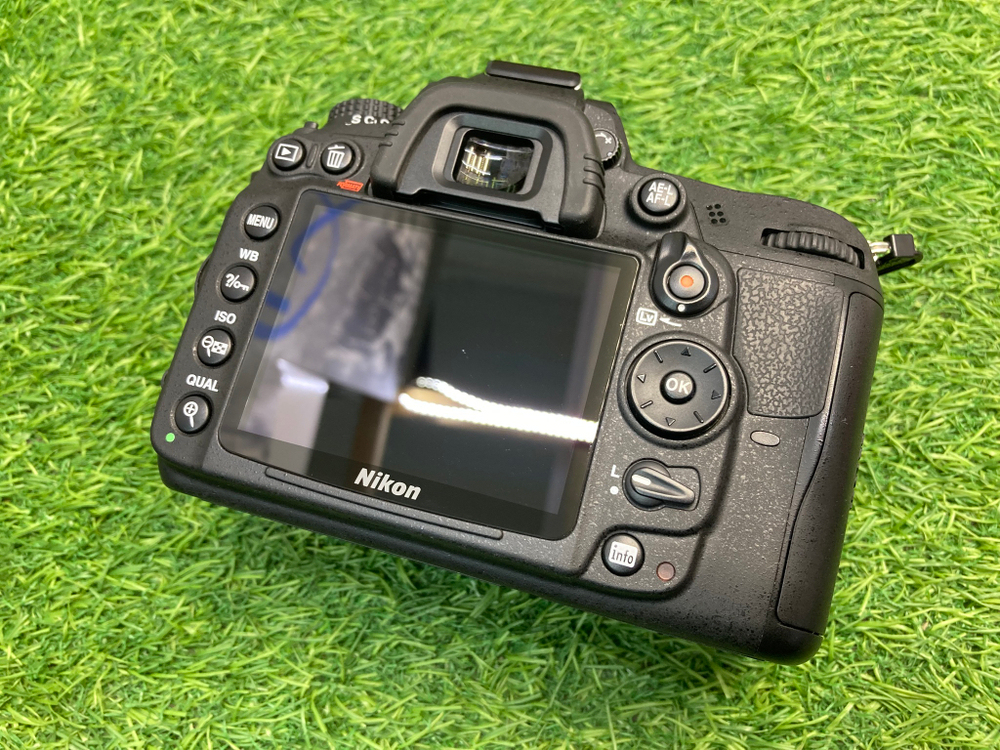 Nikon D7000 2.300 кадров