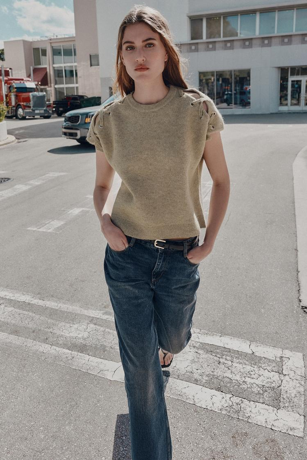 ZARA ДЖЕМПЕР С ОТДЕЛКОЙ НА ПЛЕЧАХ, ЭКРЮ/ХАКИ