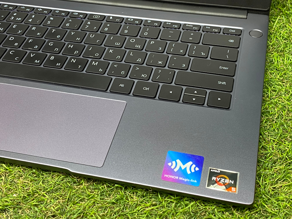 Ноутбук Honor 14' FHD IPS/Ryzen 5 3500U/Vega 8/8 GB/512GB/ MagicBook 14[NBL-WAP9R]/Windows 11