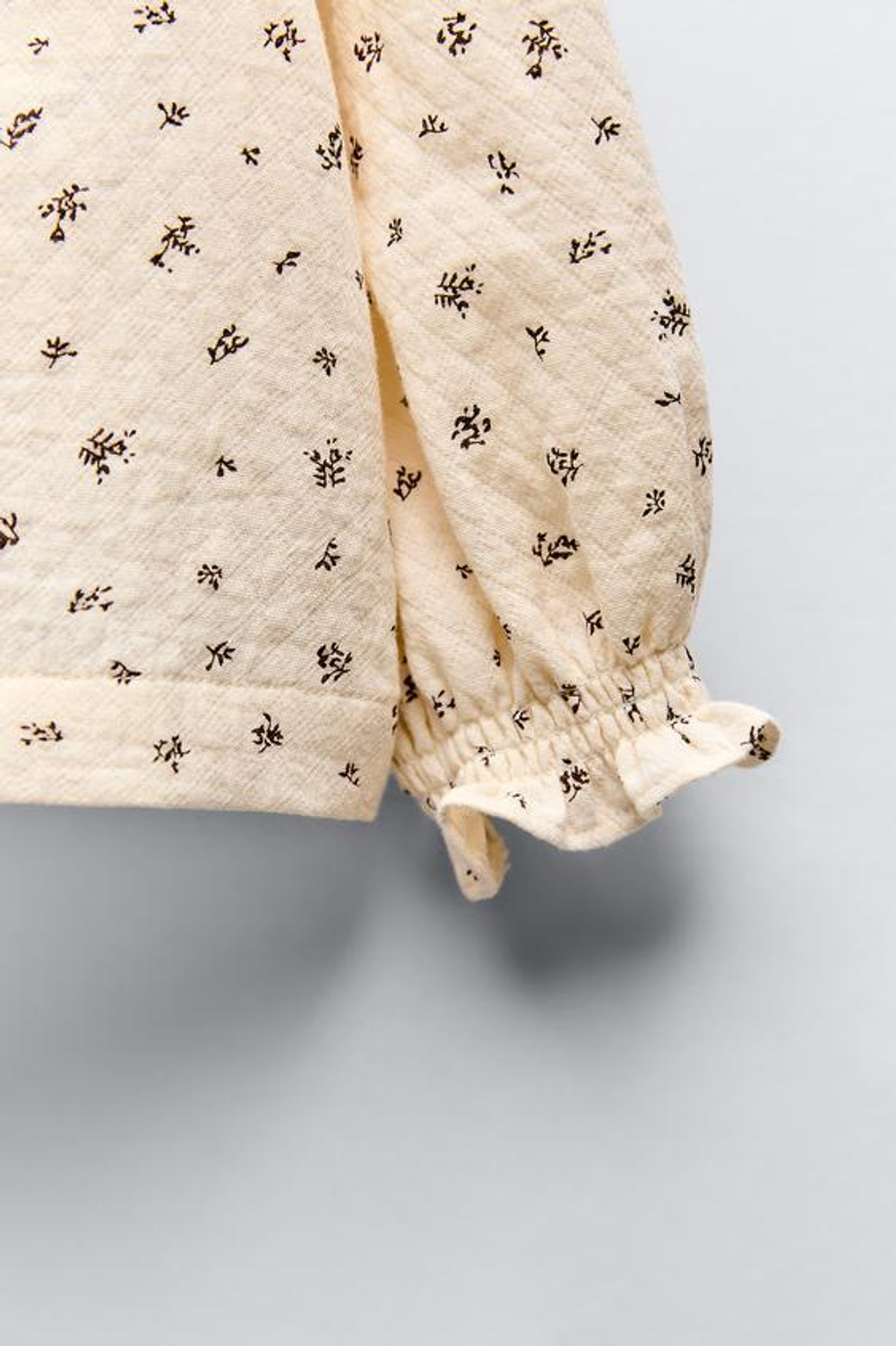 ZARA РУБАШКА С ВЫШИВКОЙ И ПРИНТОМ, ЭКРЮ