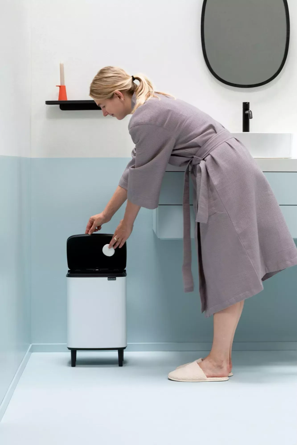 Brabantia - Контейнер для мусора Bo Touch Hi 12л белый / артикул   227240  / GTIN 8710755227240