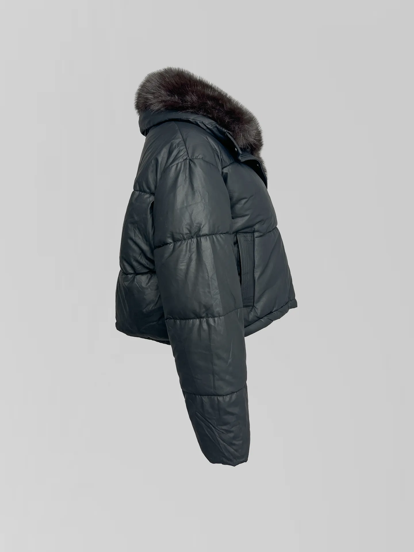 Куртка CLASSIC SIX 8203-A однотонная укороченная с отстегивающимся меховым воротником