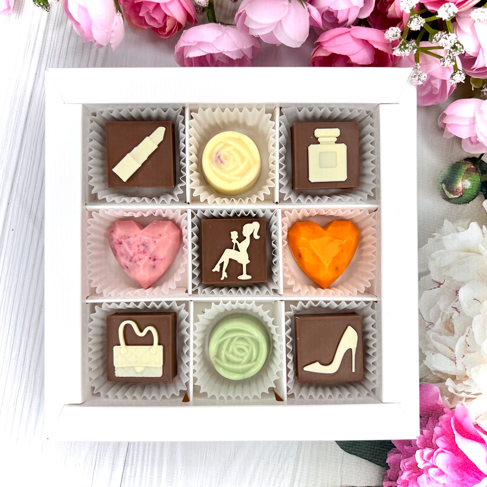 Шоколадный набор "Женские штучки": 9 конфет ручной работы