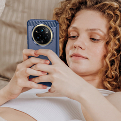 Чехол синего цвета на Realme 14 Pro+ Плюс, серия Carbon (дизайн под карбон) от Caseport