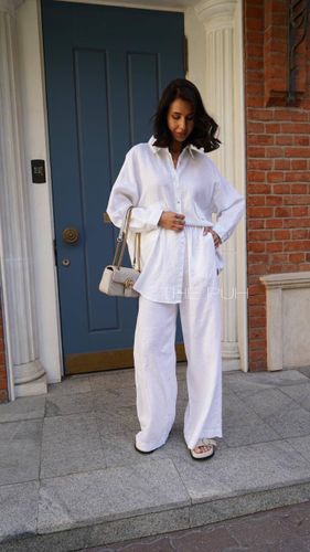 Белый льняной костюм