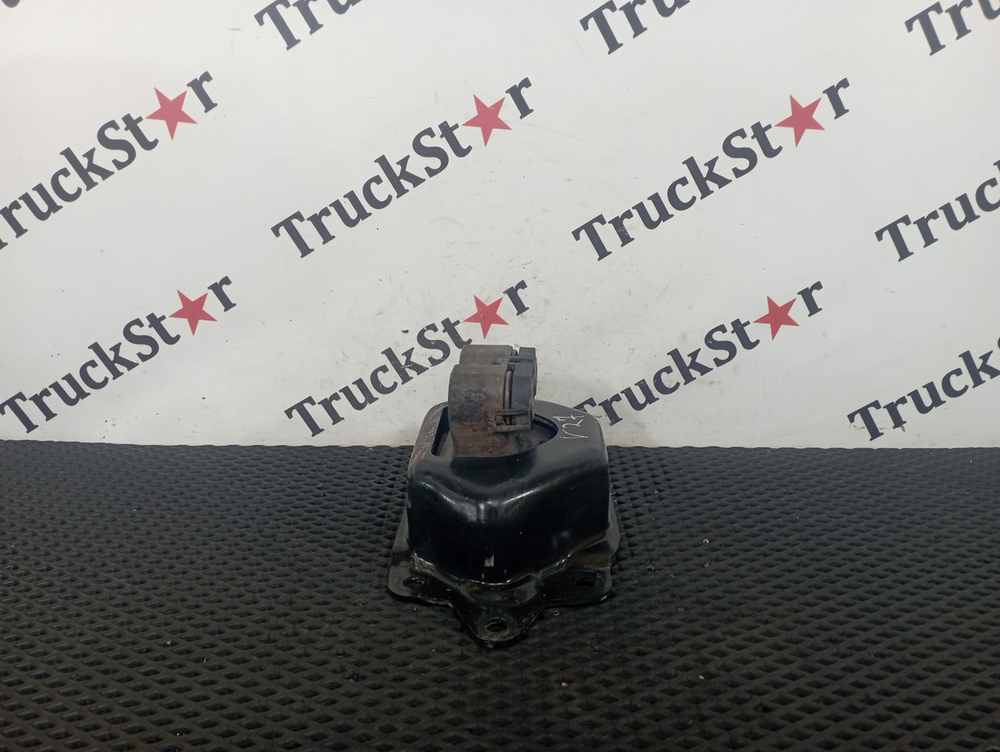 Подушка двигателя задняя 2017г.