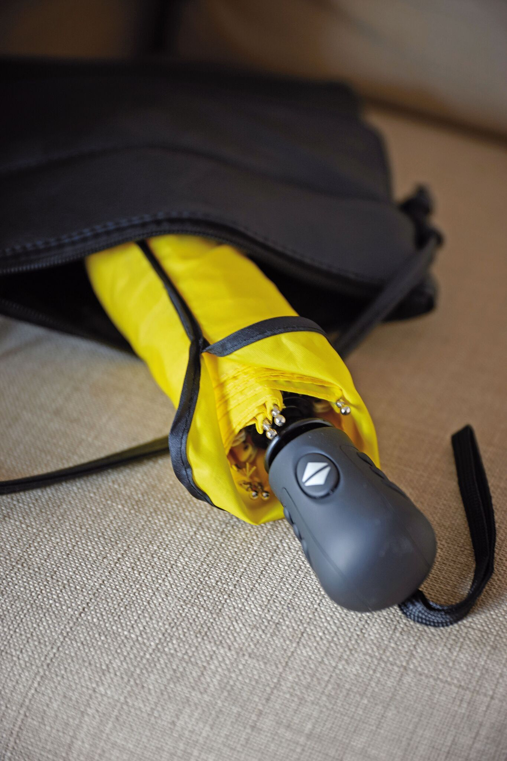 Автоматический ветроустойчивый складной зонт BORA