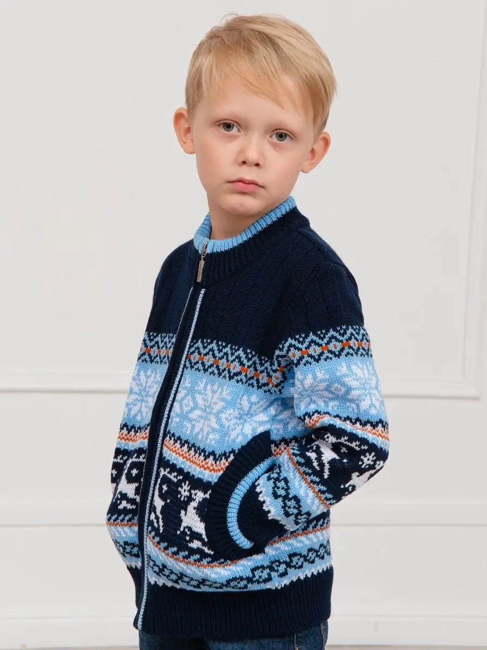 Кофта вязаная на молнии