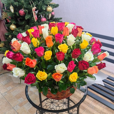 Корзина из 101 розы mix (Кения 40 см)