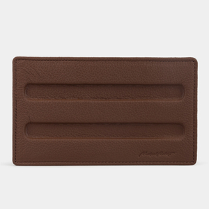 Подставка кожаная для ручек коричневого цвета