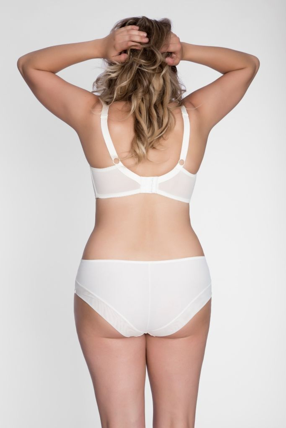 Однотонный бюстгальтер на косточках с мягкой чашкой plus size (Размер: 85H) (Цвет: черный)