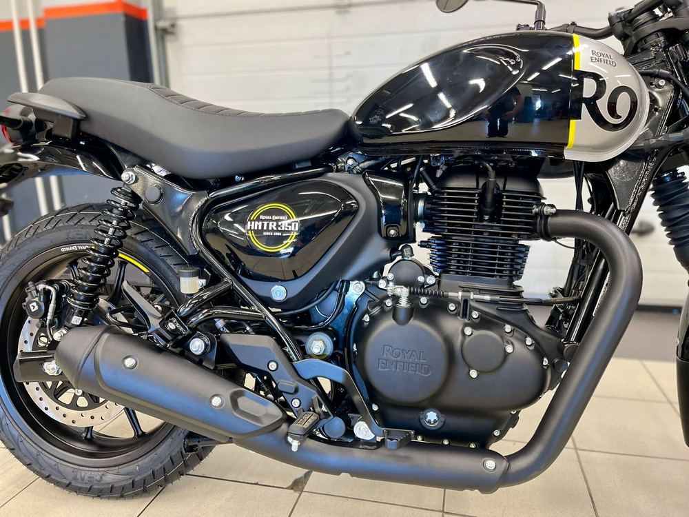 Royal Enfield 350 Hunter (Rebel Black)