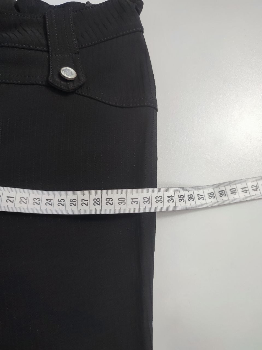 Брюки черные с декором на 7 лет, новые