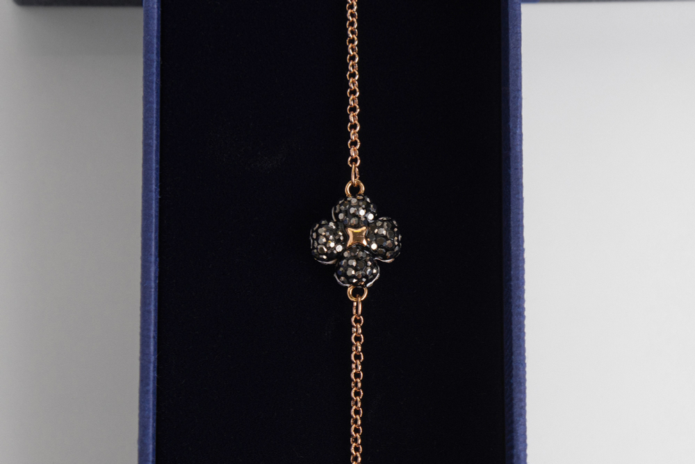 Браслет Swarovski украшенный двухцветным клевером