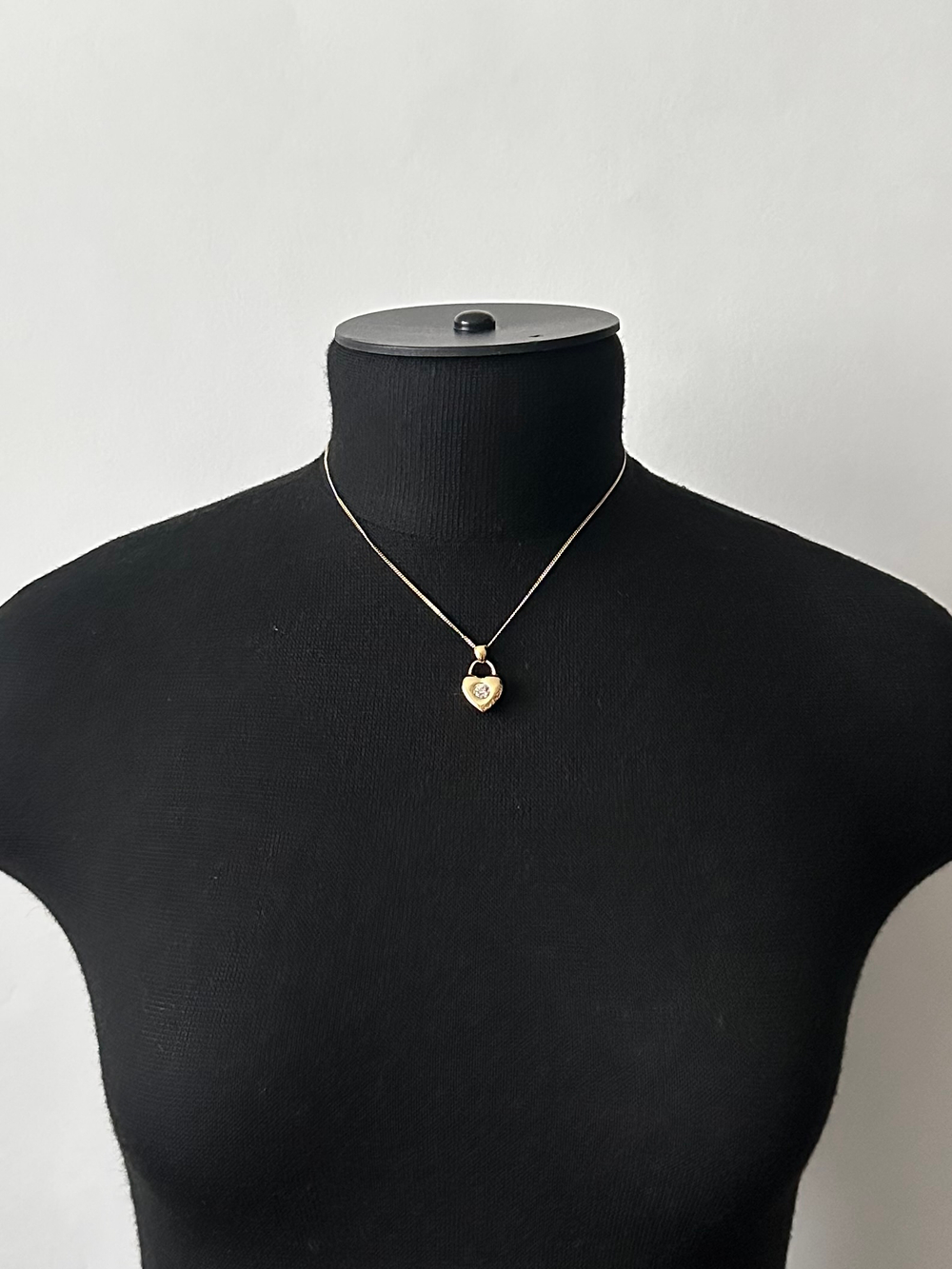 Кулон в виде сердца Givenchy