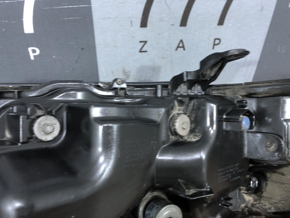 Фара правая Toyota Land Cruiser 200 15-21 Б/У Оригинал 8110560K12