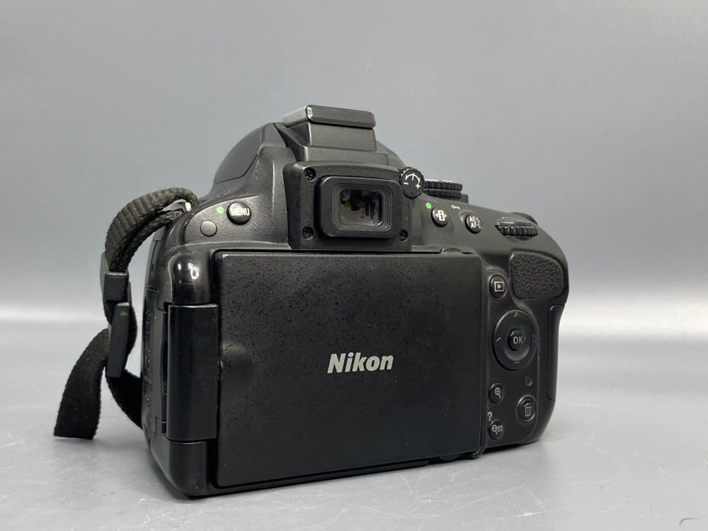 Nikon D5100 Kit 18-55mm 30.000 кадров