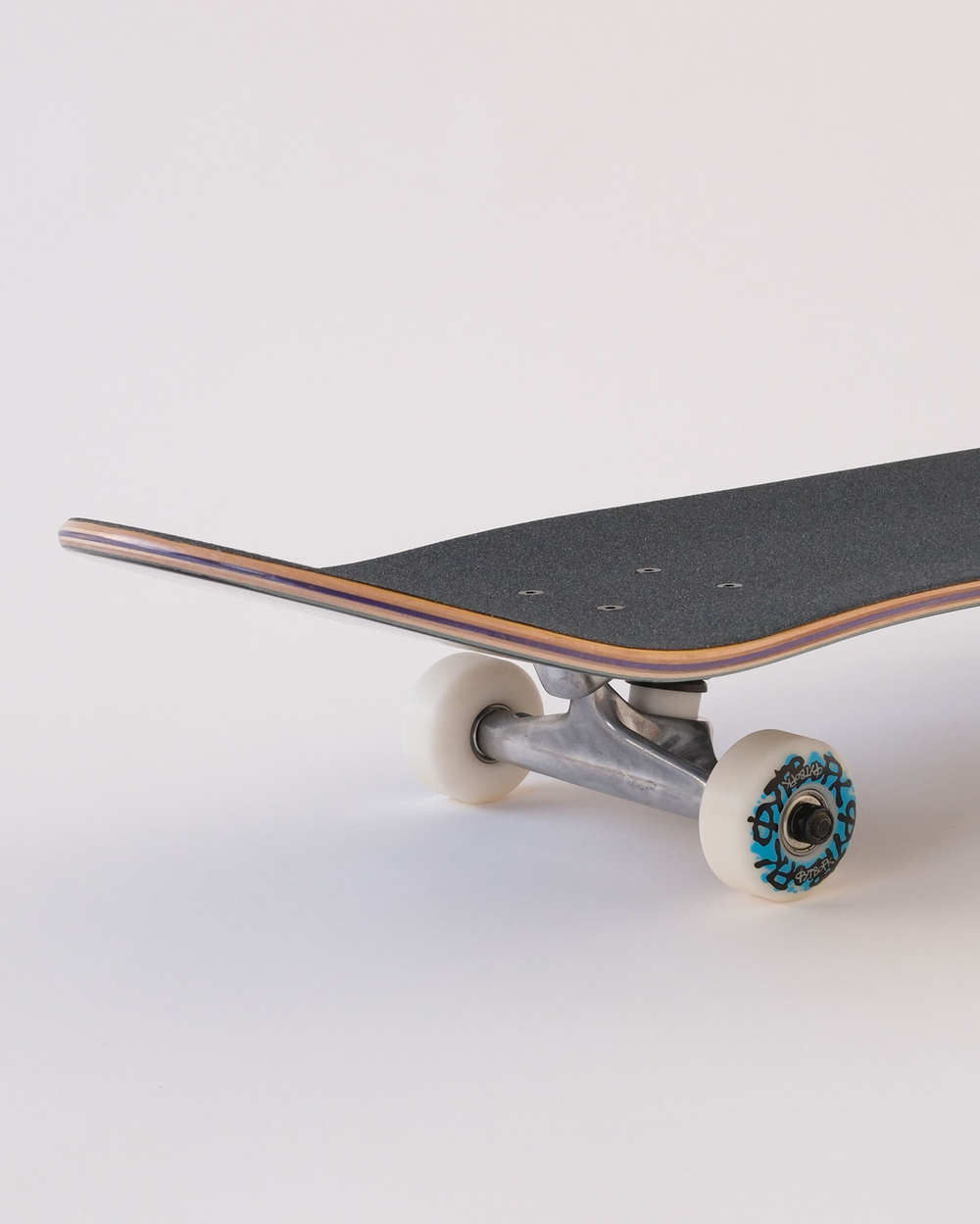 Скейтборд Футворк Лого Неон Серебро 8.125”