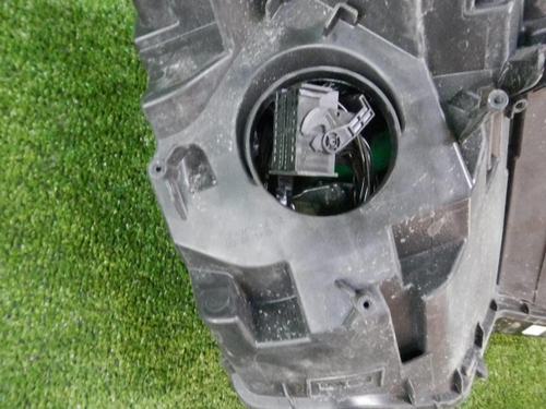 Битая Фара левая Skoda Karoq (2017-2021) LED