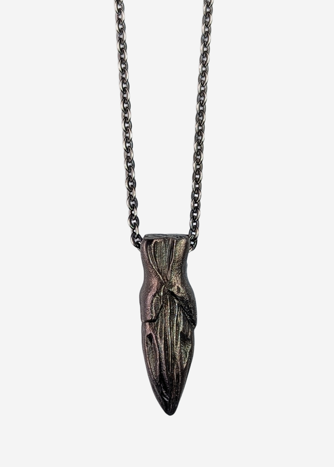 Кулон на цепочке, абстрактный образ
