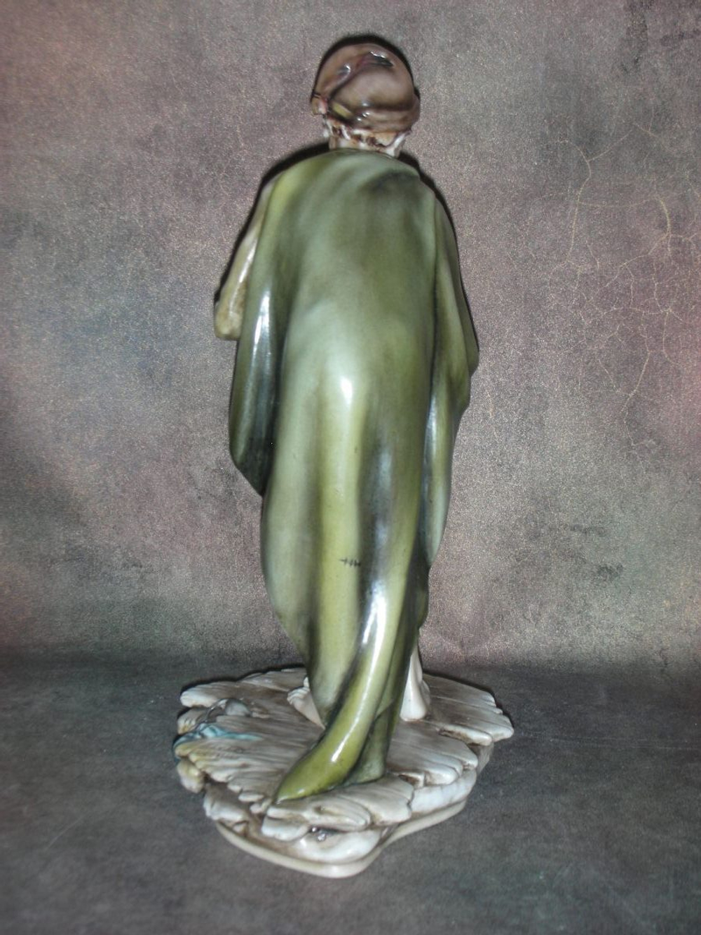 Статуэтка. Фарфор. Смотритель. Capodimonte. Италия