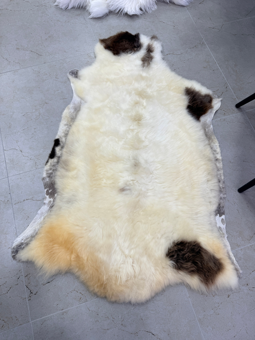 Шкура коврик меховой прикроватный овчина, 120х65 см.