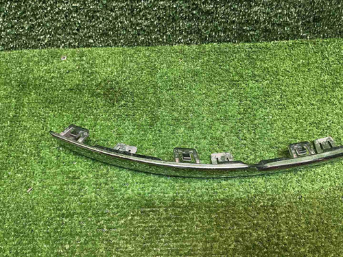 Накладка переднего бампера правая Hongqi HS5 19-нв