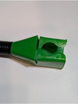 + t Воронка непроливайка для мототехники и др. Зеленая